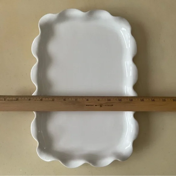 Beautiful Fluted Edge White Ceramic Serving Platter / Tray 🍪 🕯️ 🍣 - Picture 4 of 5